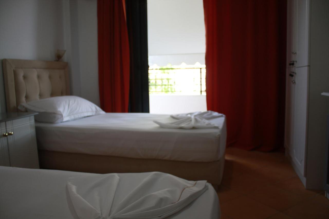 Kanina Hotel&Hostel Sarandë Exterior foto